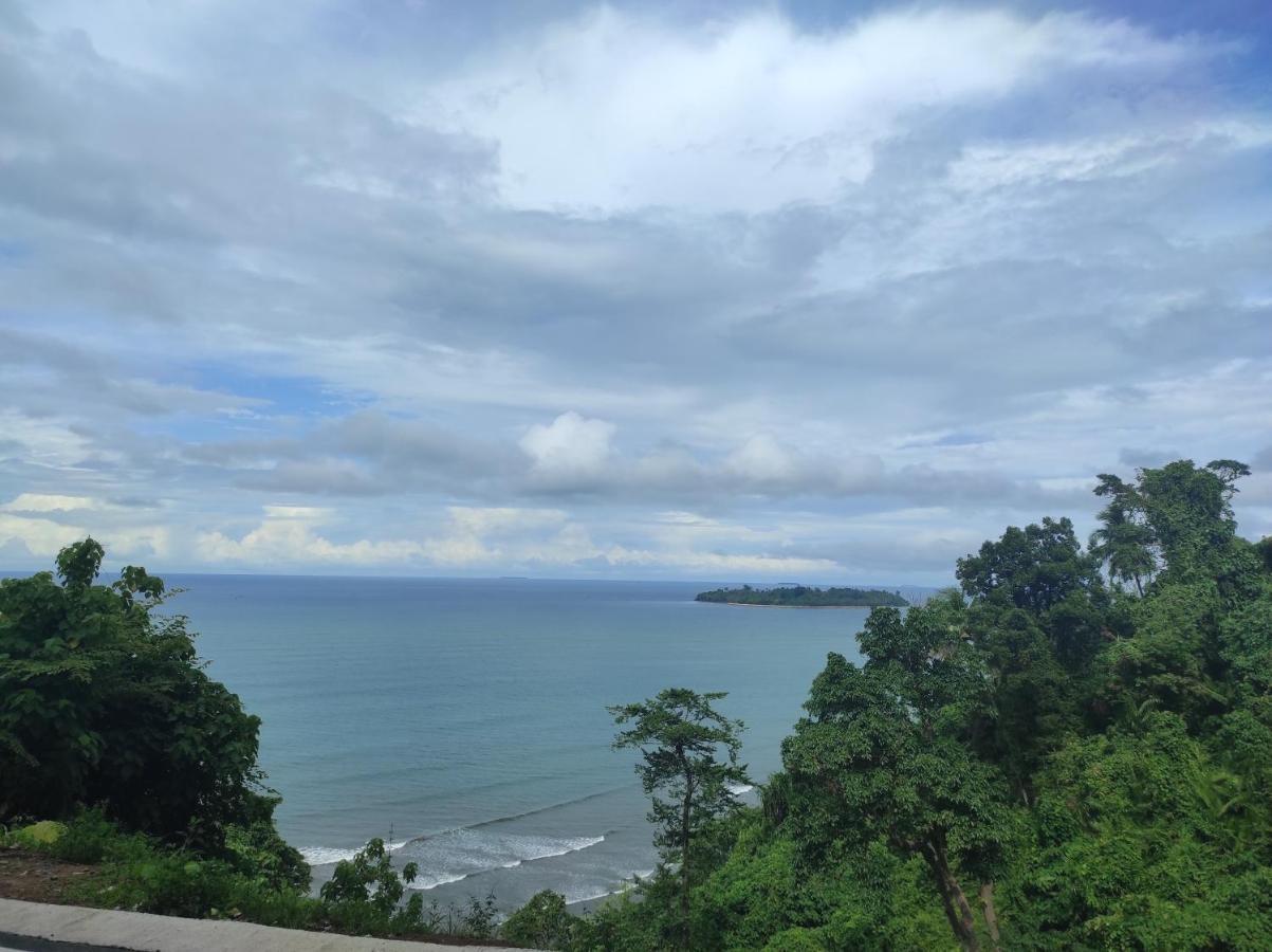 Appartamento Air Manis Secret Surfcamp Taluk Batung Esterno foto