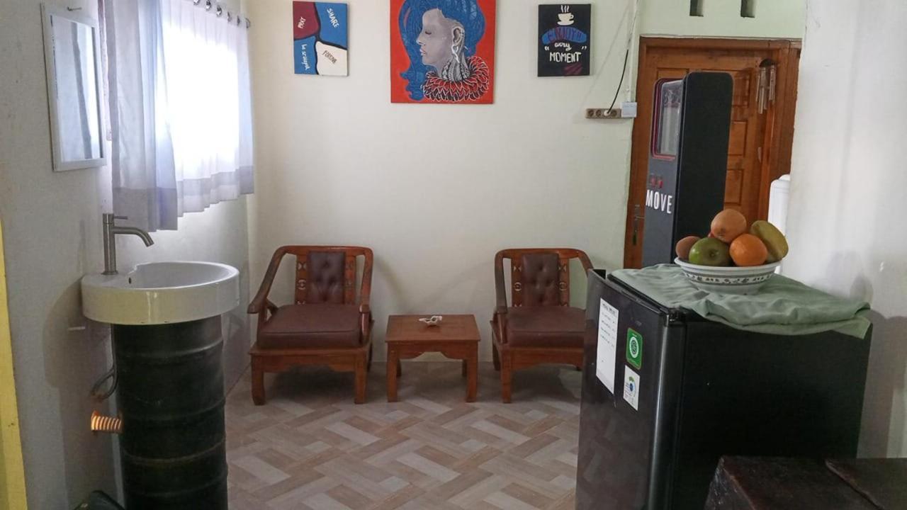 Appartamento Air Manis Secret Surfcamp Taluk Batung Esterno foto