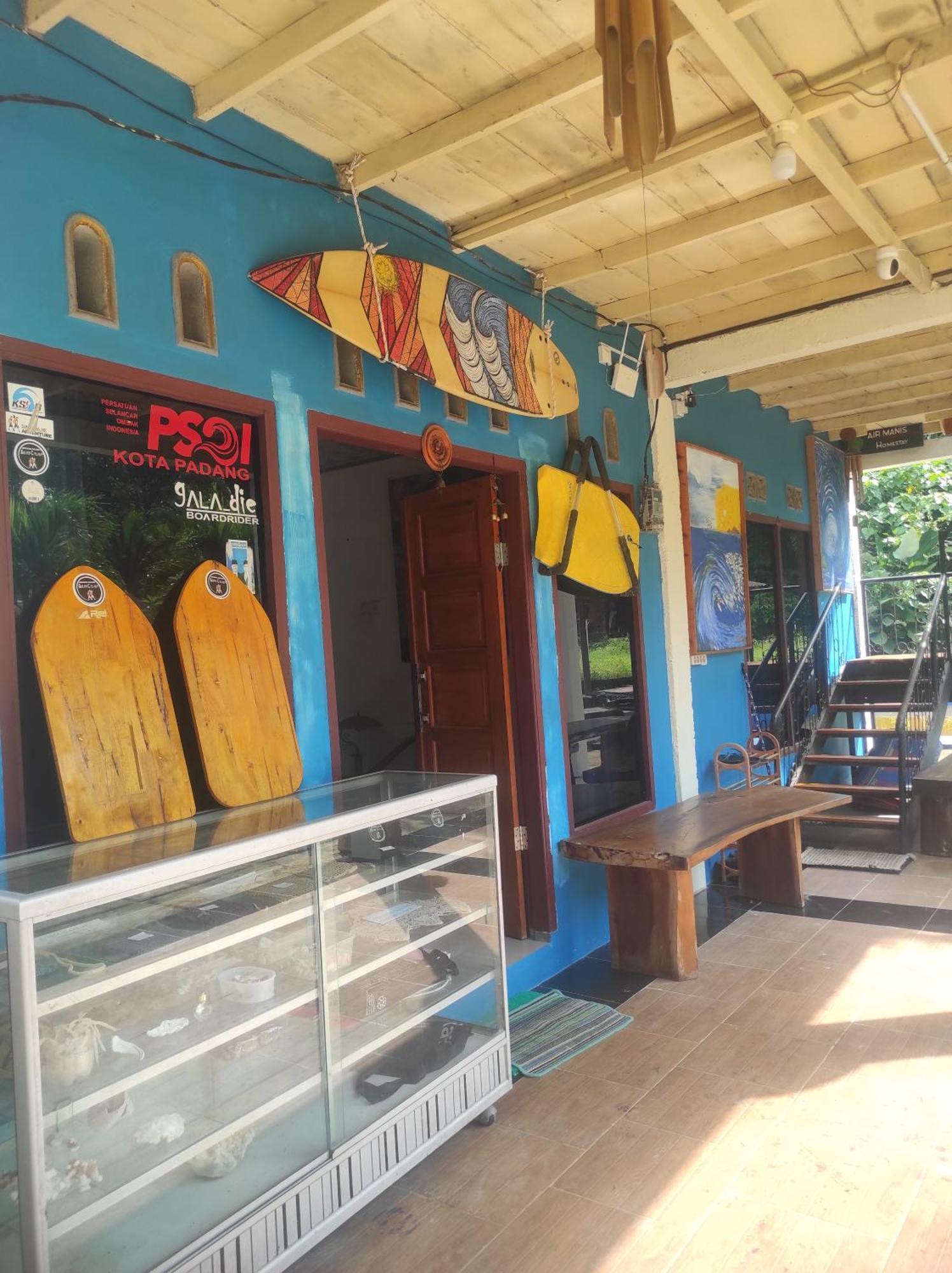 Appartamento Air Manis Secret Surfcamp Taluk Batung Esterno foto