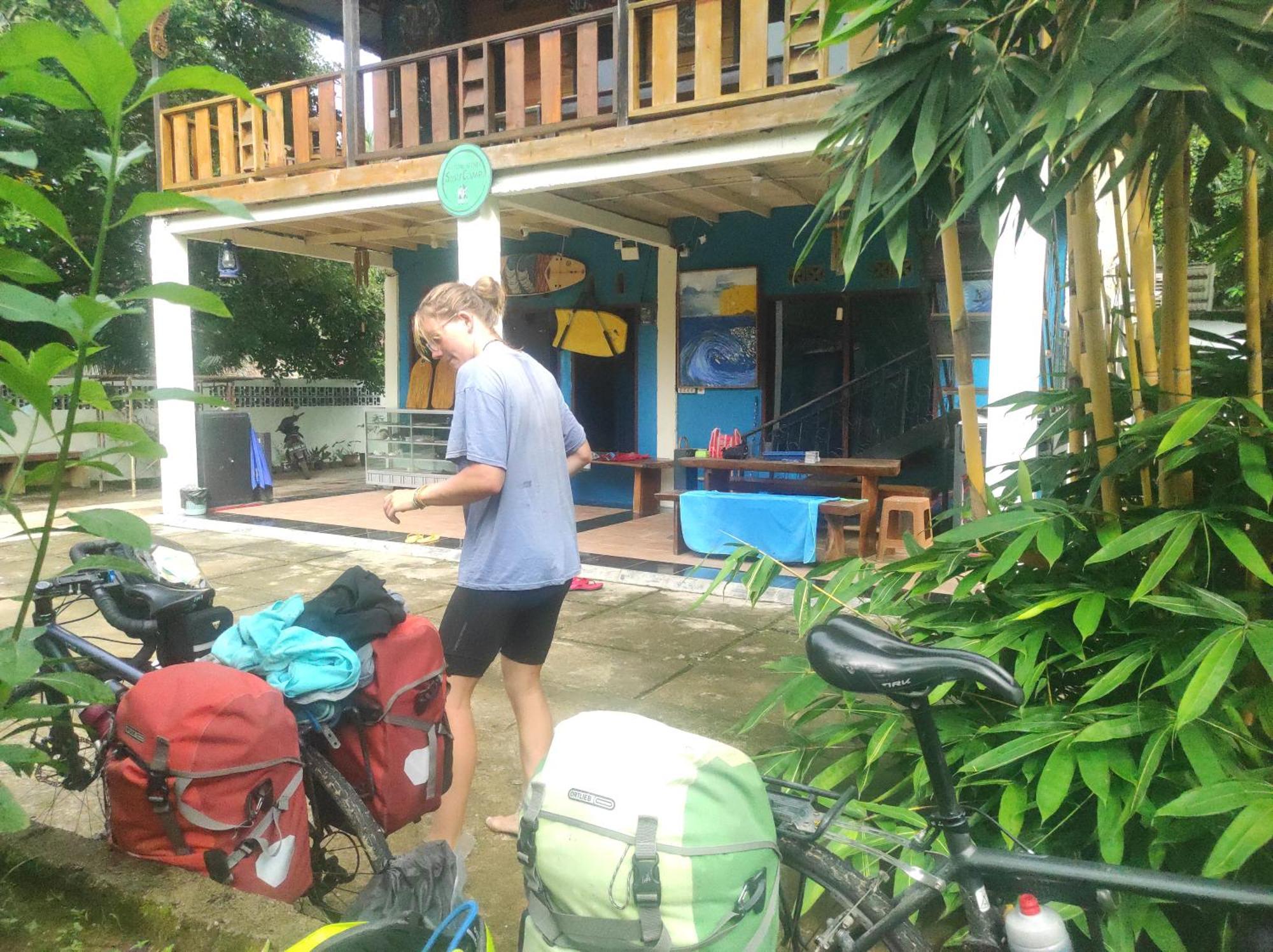 Appartamento Air Manis Secret Surfcamp Taluk Batung Esterno foto