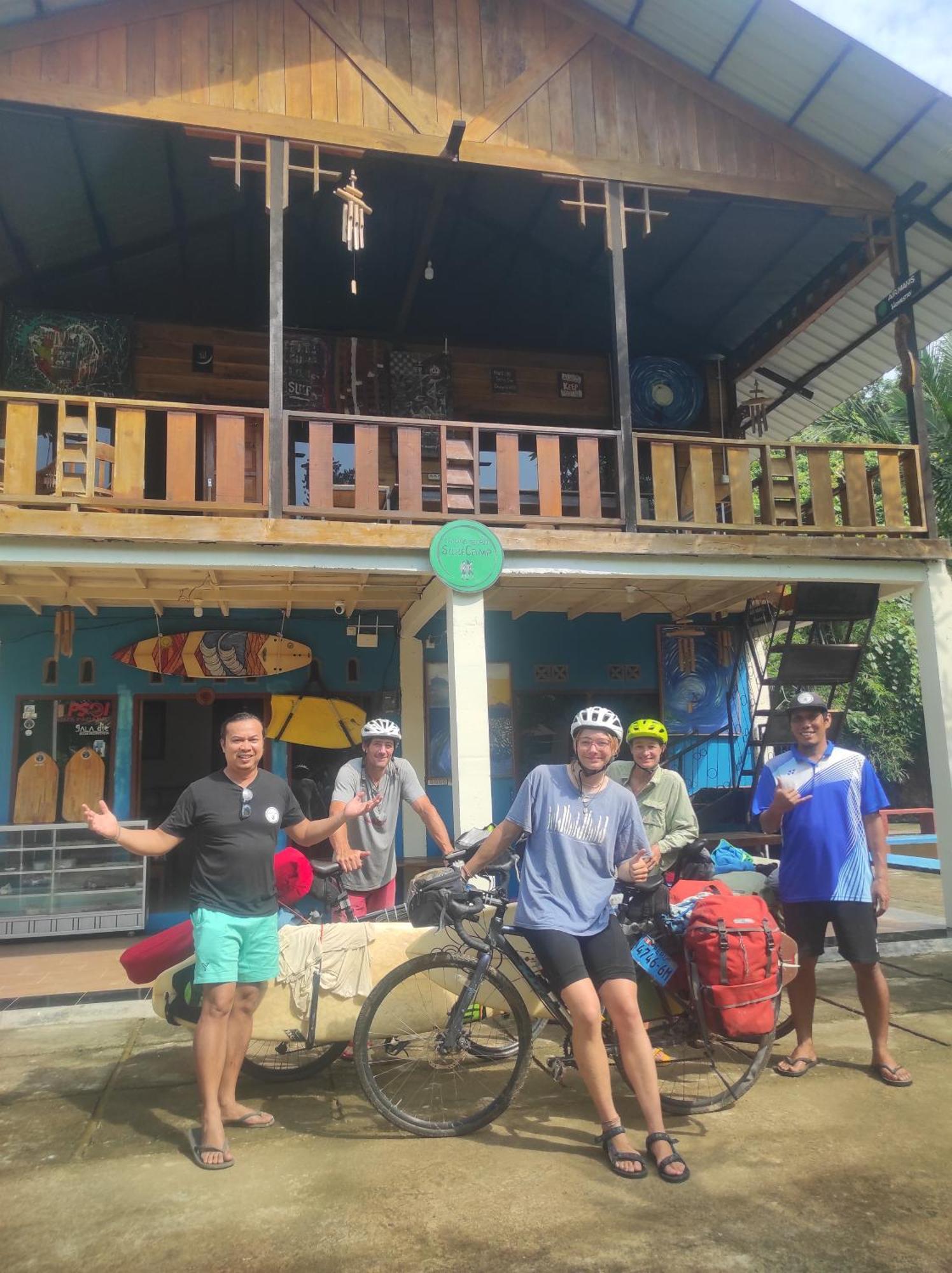 Appartamento Air Manis Secret Surfcamp Taluk Batung Esterno foto