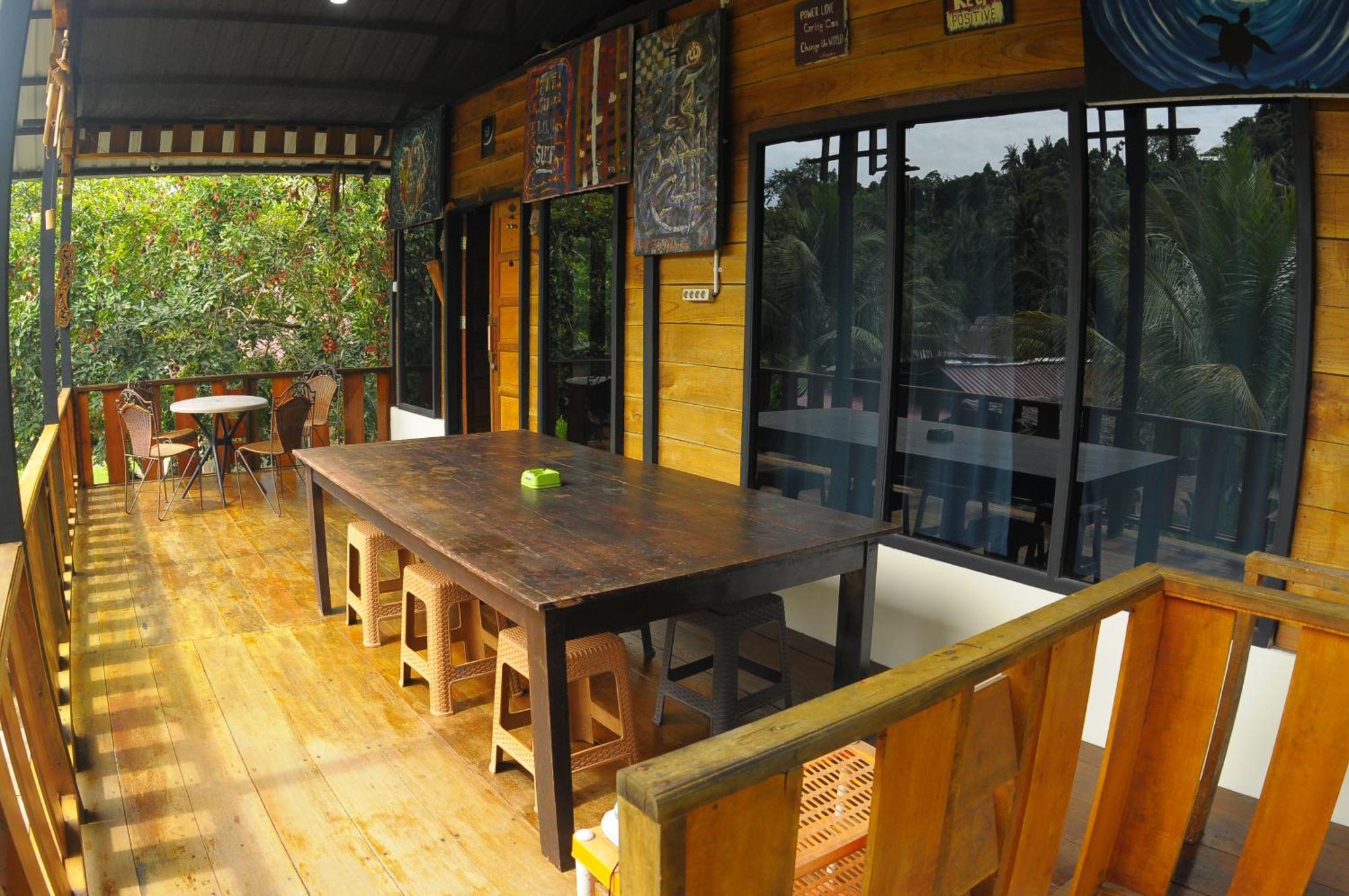 Appartamento Air Manis Secret Surfcamp Taluk Batung Esterno foto