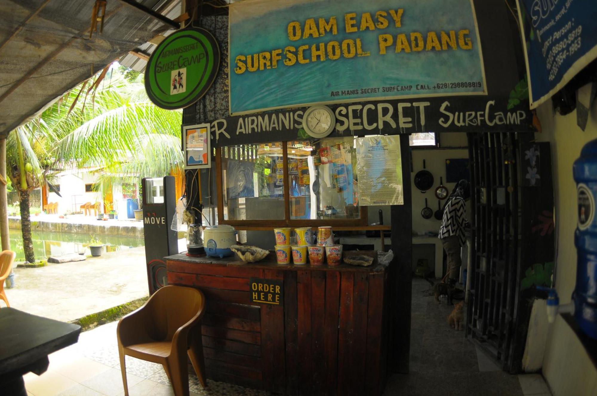 Appartamento Air Manis Secret Surfcamp Taluk Batung Esterno foto