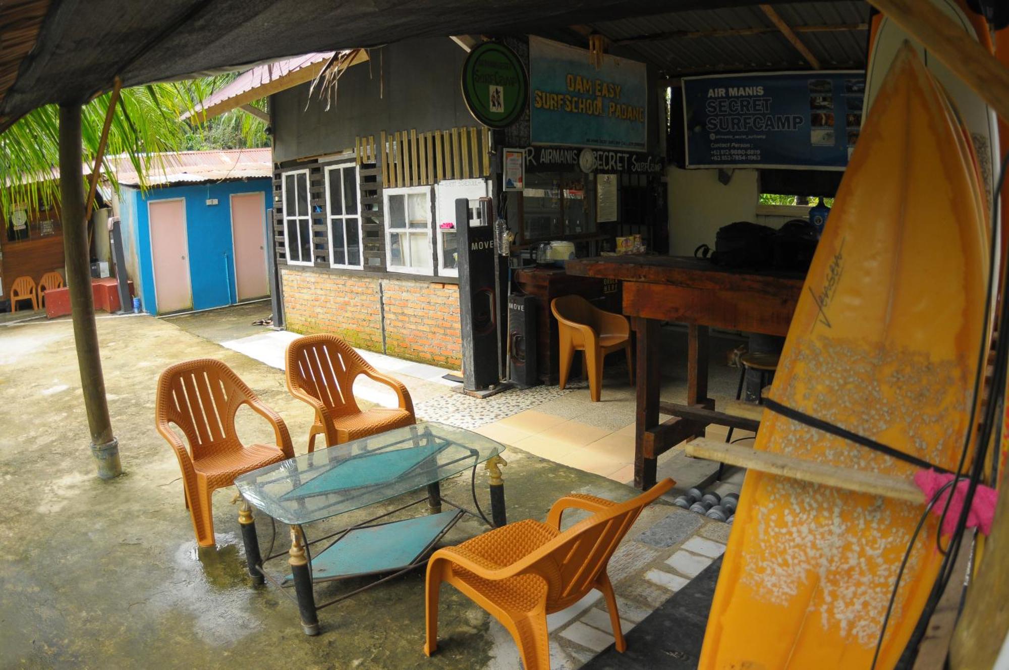 Appartamento Air Manis Secret Surfcamp Taluk Batung Esterno foto