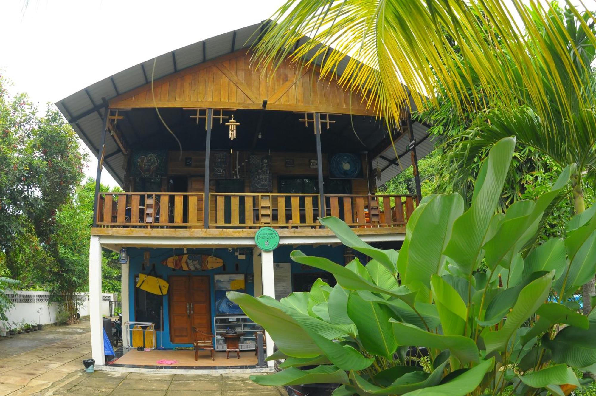 Appartamento Air Manis Secret Surfcamp Taluk Batung Esterno foto
