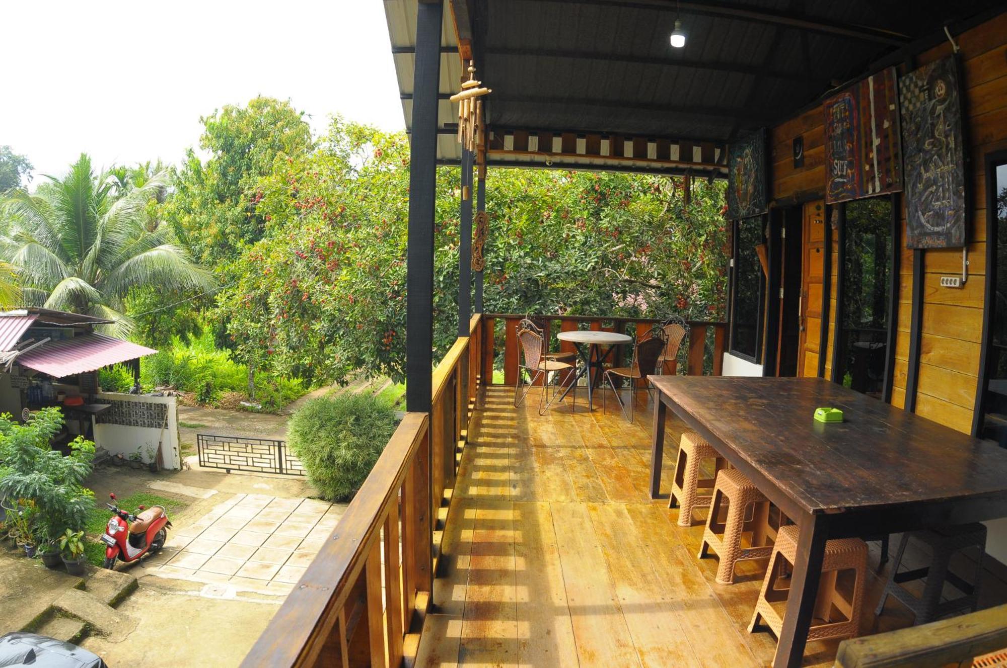 Appartamento Air Manis Secret Surfcamp Taluk Batung Esterno foto
