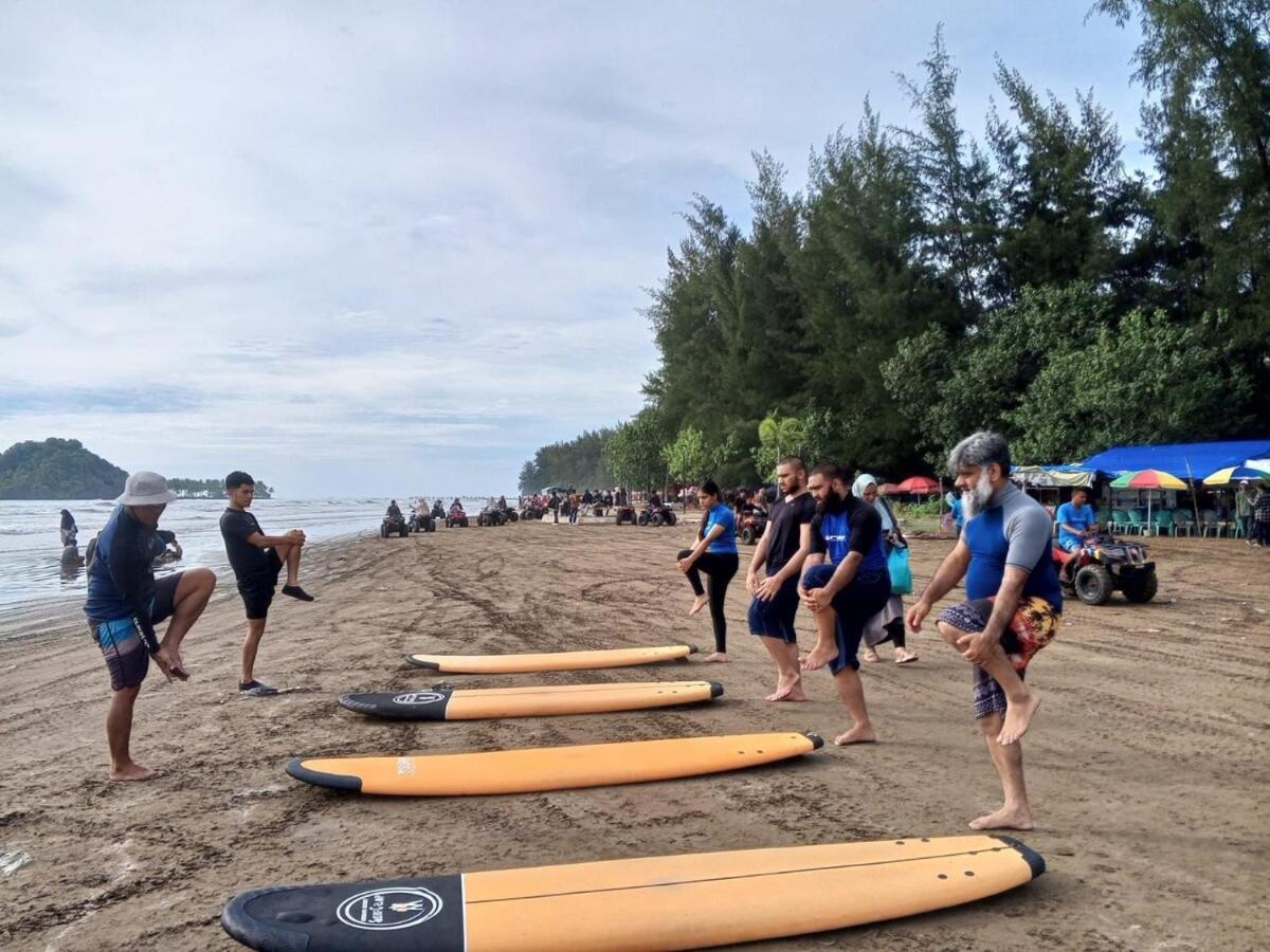Appartamento Air Manis Secret Surfcamp Taluk Batung Esterno foto