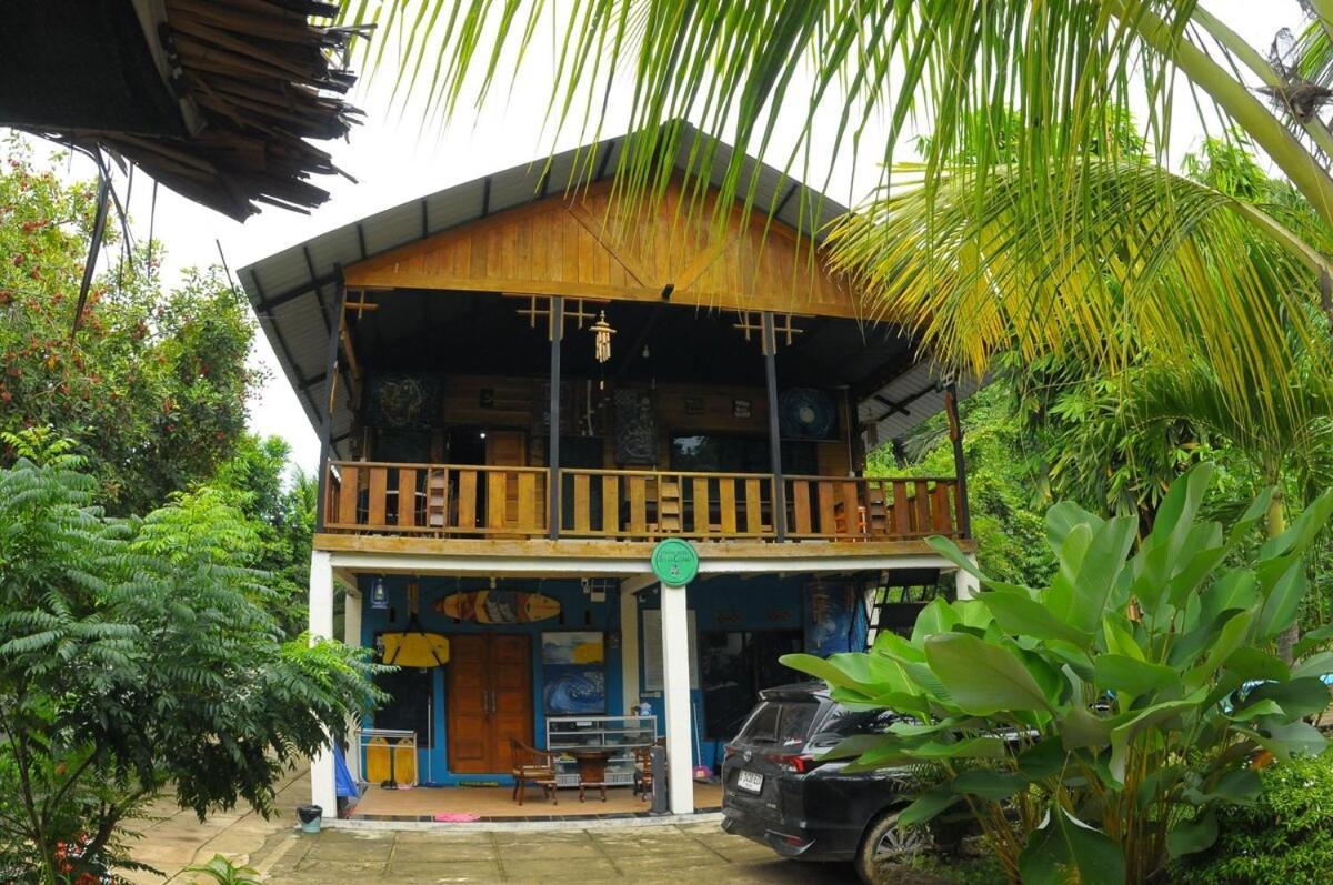 Appartamento Air Manis Secret Surfcamp Taluk Batung Esterno foto