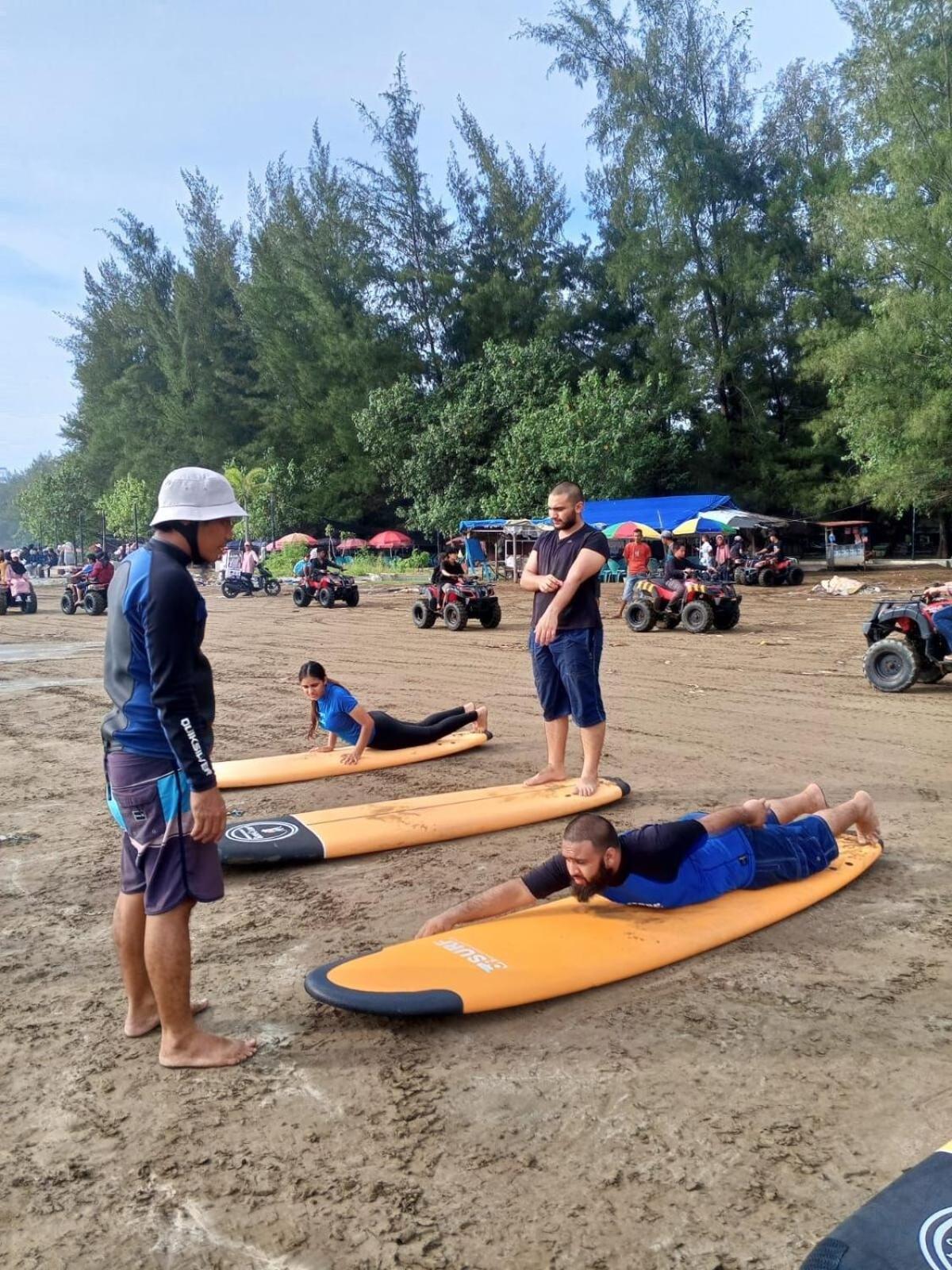 Appartamento Air Manis Secret Surfcamp Taluk Batung Esterno foto